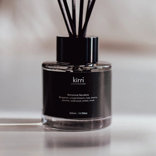 Botanical Gardens Reed Diffuser 200ml Duo + Botanical Gardens Reed Refills 500ml Duo
